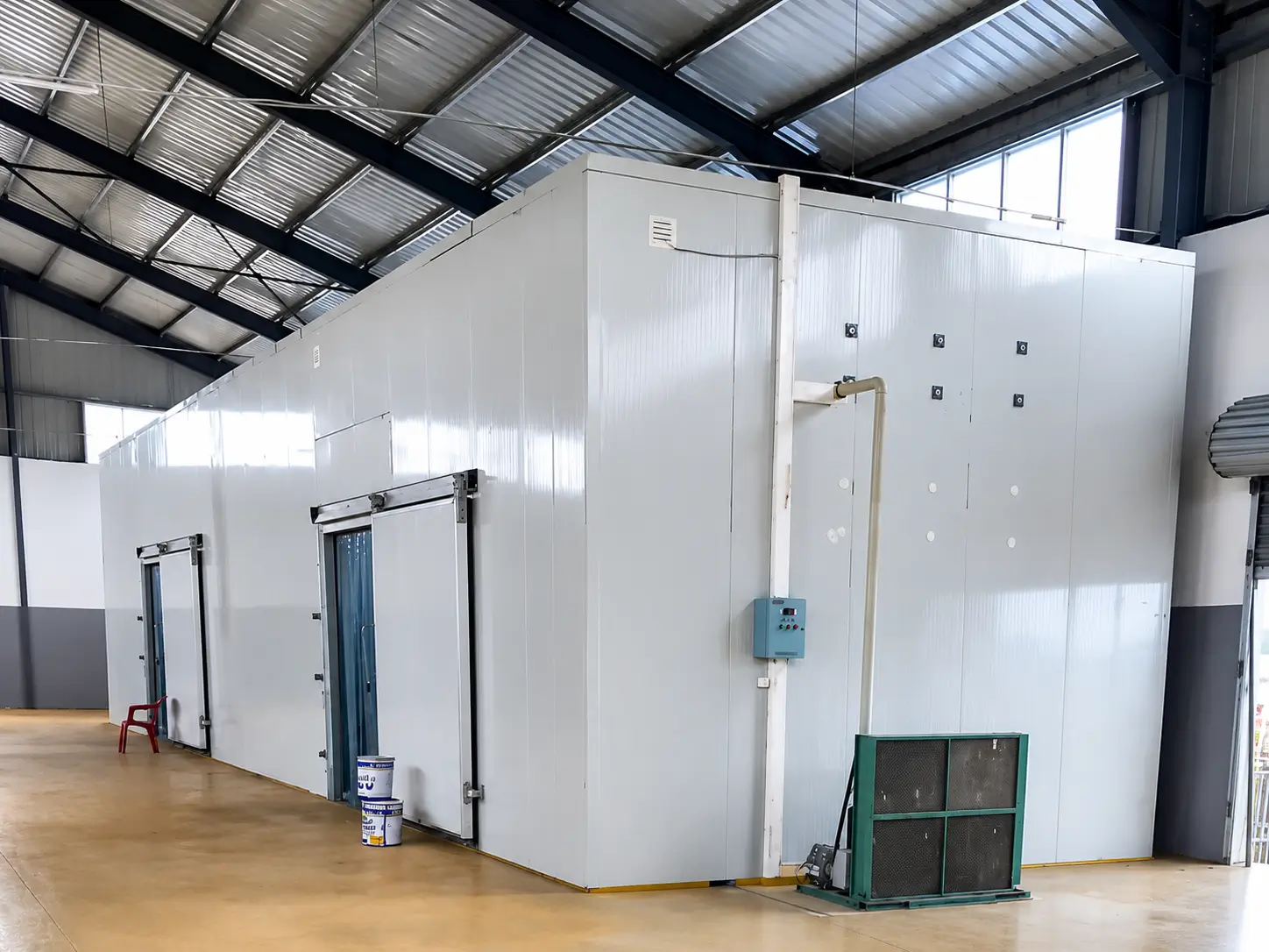 Cold room storage warehouse with 200kW solar inverter installation